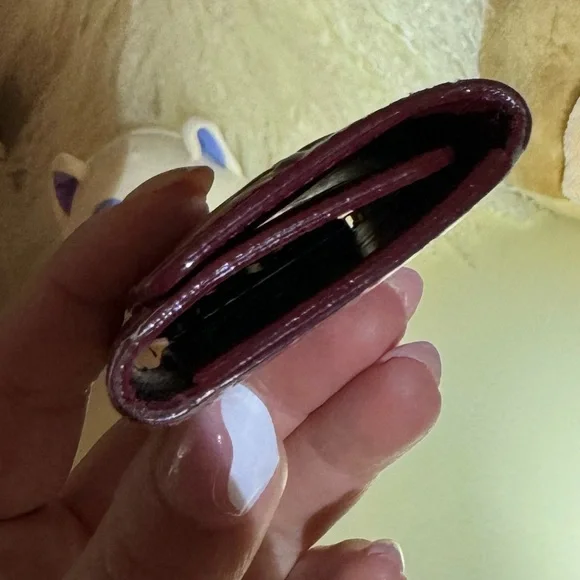 Louis Vuitton Pomme D'Amour Monogram Vernis Multicles Four Ring Key Holder - Picture 4 of 13